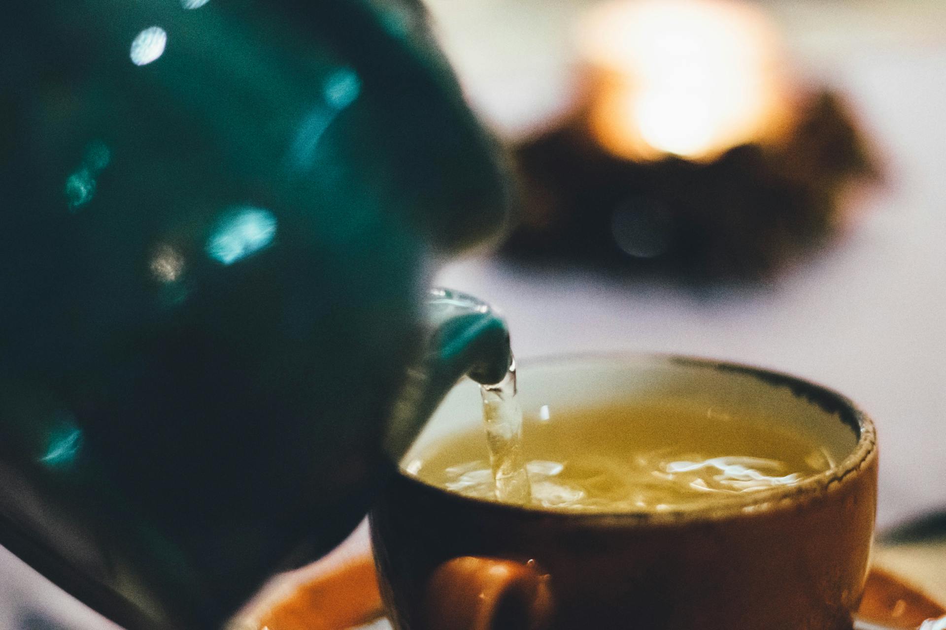 Drinking Tea for Gut Health: 6 Teas To Aid Digestion Naturally